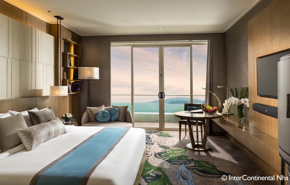 Classic Ocean View High Floor King/Twin