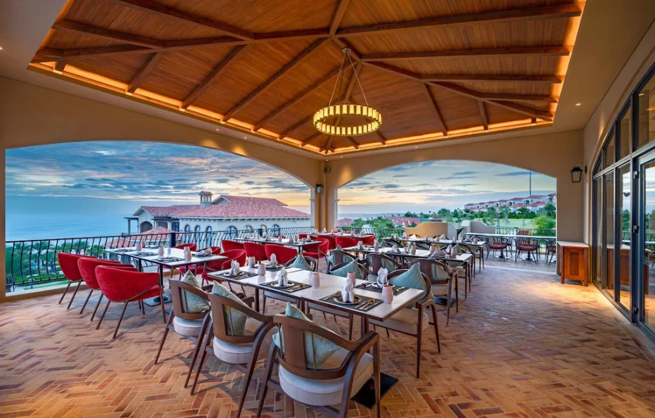 Khách Sạn Centara Mũi Né