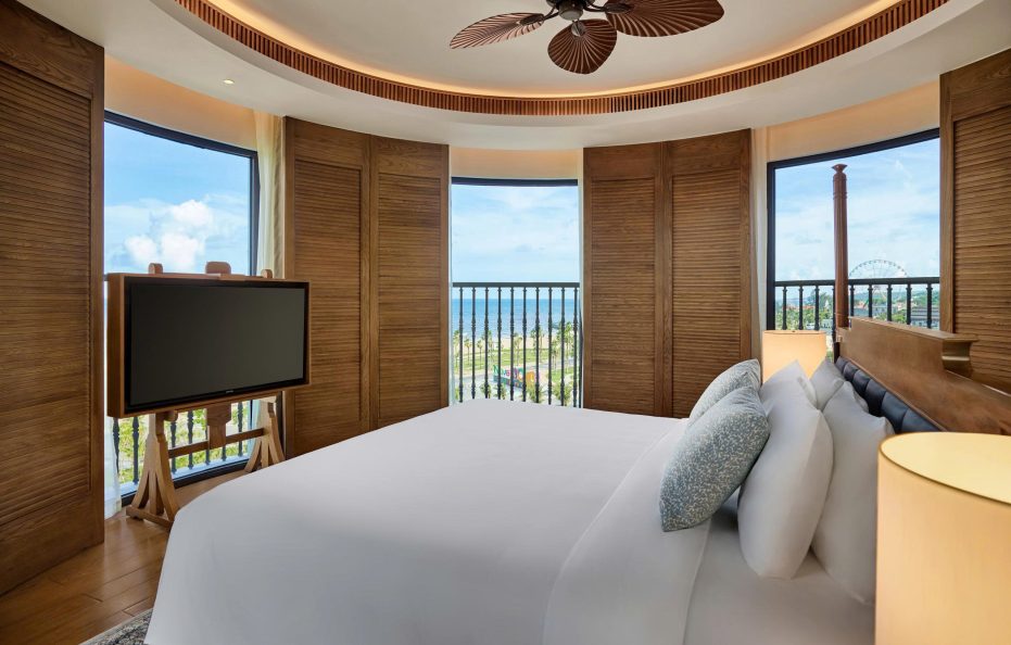 Admiral Suite with Oceanfront Seaview
