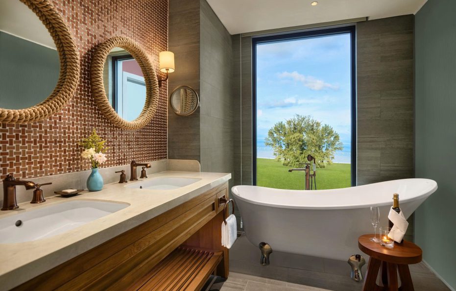 Admiral Suite with Oceanfront Seaview