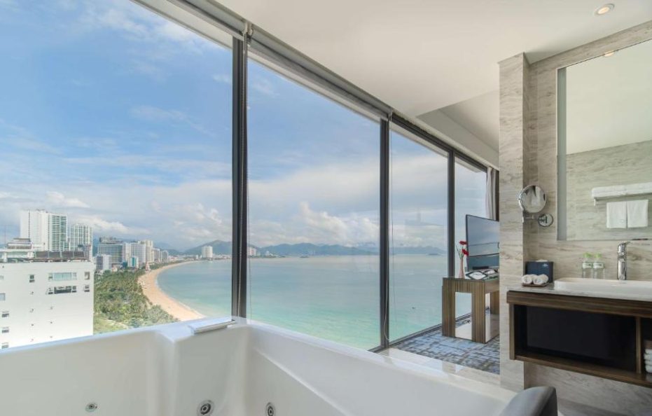 Queen Ann Suite Oceanview Balcony