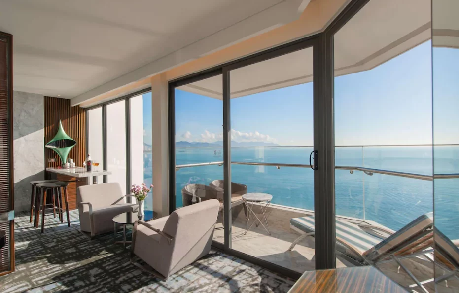 Queen Ann Suite Oceanview Balcony