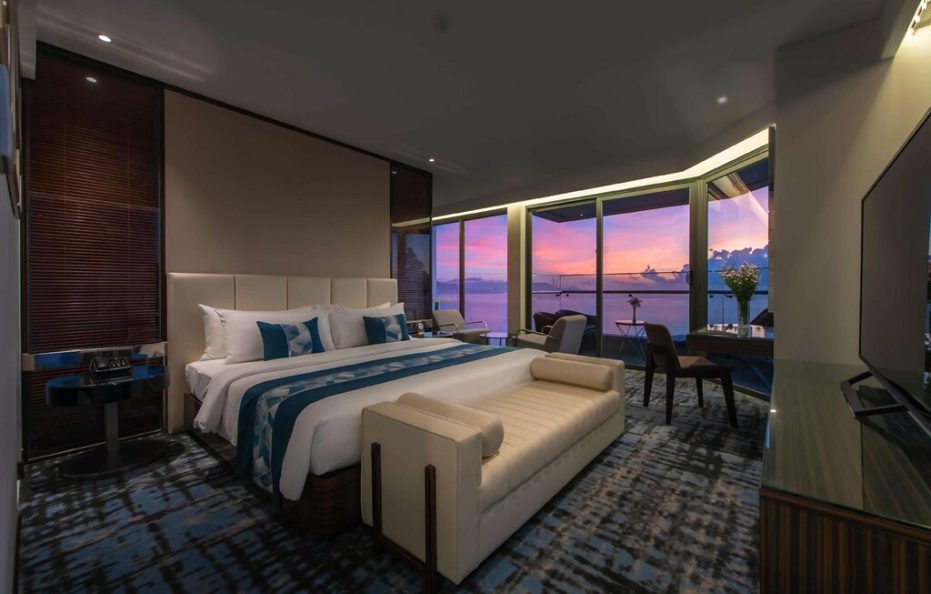 Queen Ann Suite Oceanview Balcony