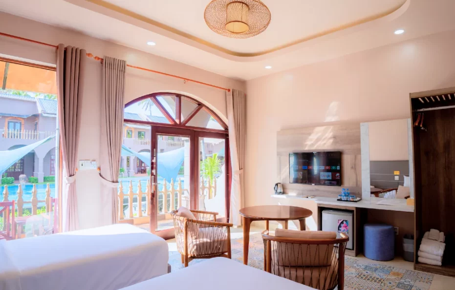 Premium Pool View Triple