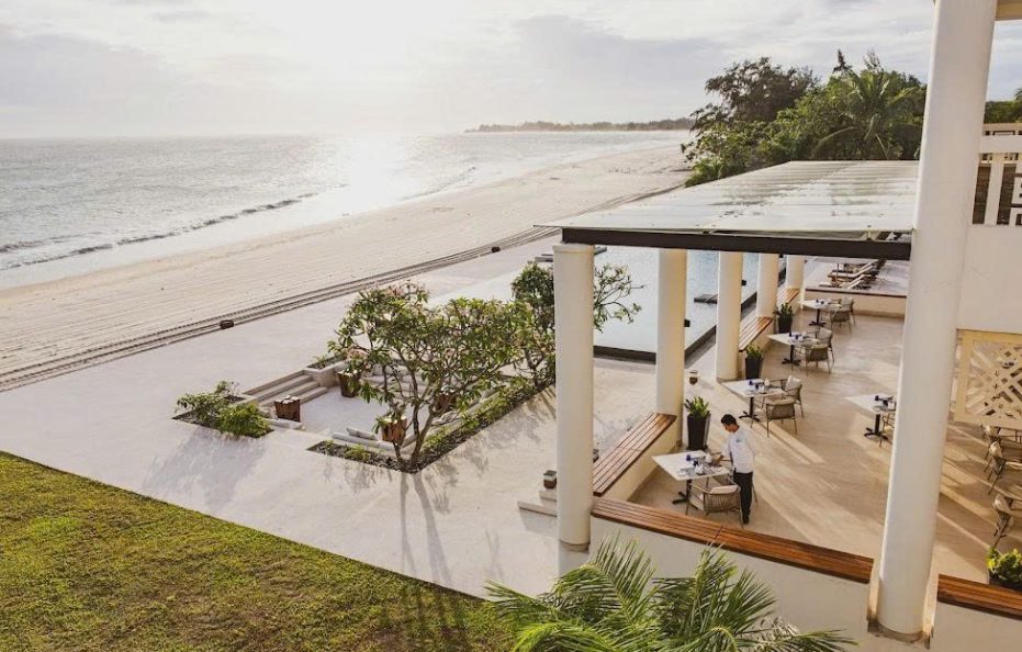 Khách sạn Azarai Kê Gà Bay