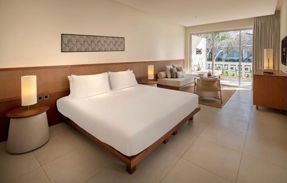 Khách sạn Azarai Kê Gà Bay