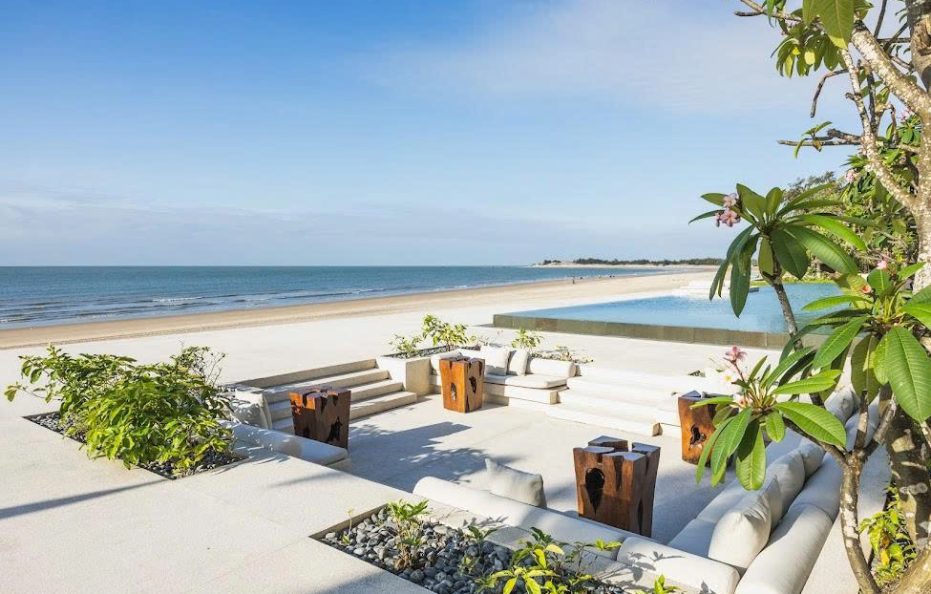 Khách sạn Azarai Kê Gà Bay