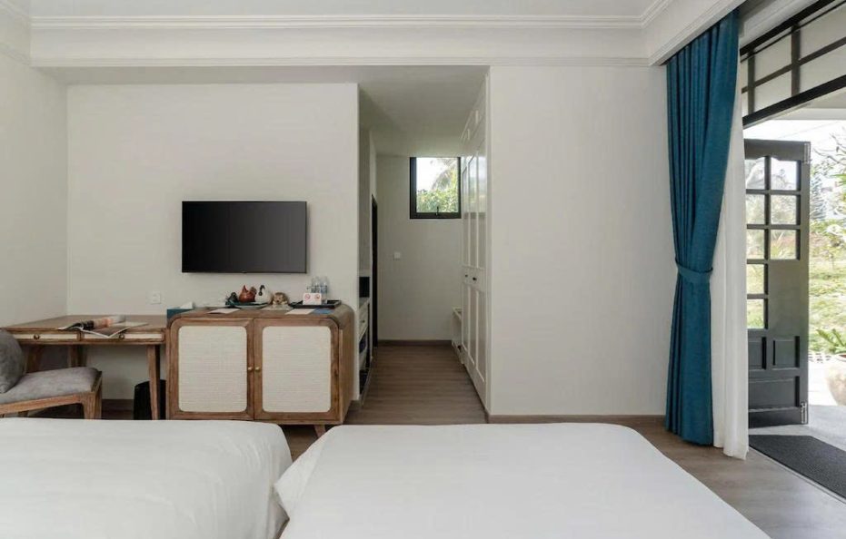 Bungalow Garden View